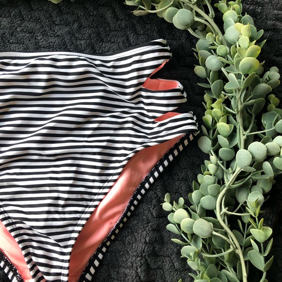 MEDUIM SWIM BOTTOMS - high waisted - Picture 3 of 3